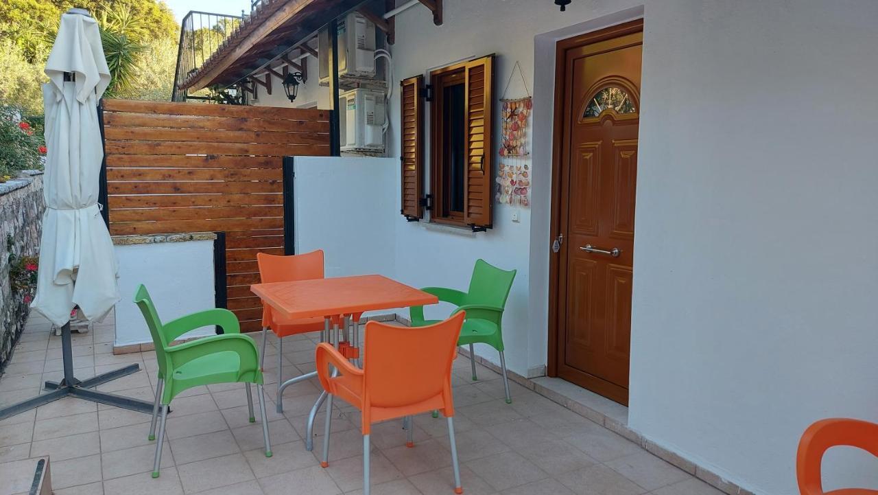 Villa Sissy Studios & Apartments Sívota Exteriör bild