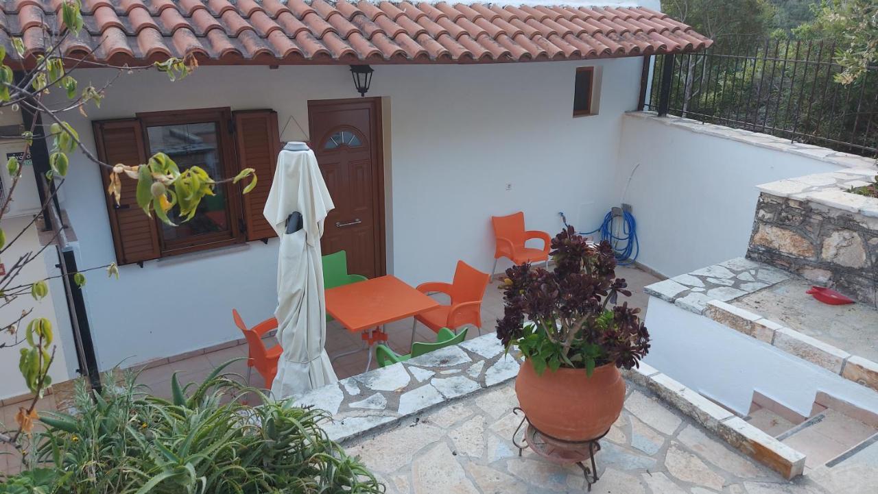 Villa Sissy Studios & Apartments Sívota Exteriör bild